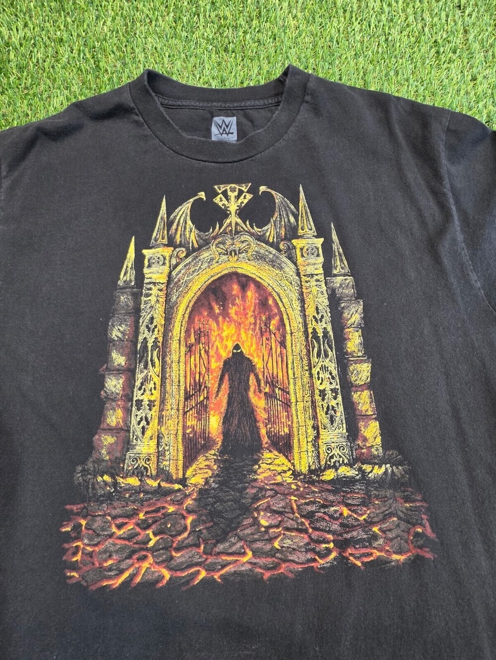 WWE Authentic Never Summon the Dead Graphic T-Shirt Size L